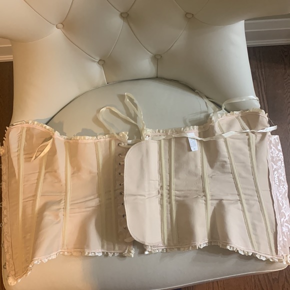 Corset top - Picture 3 of 4